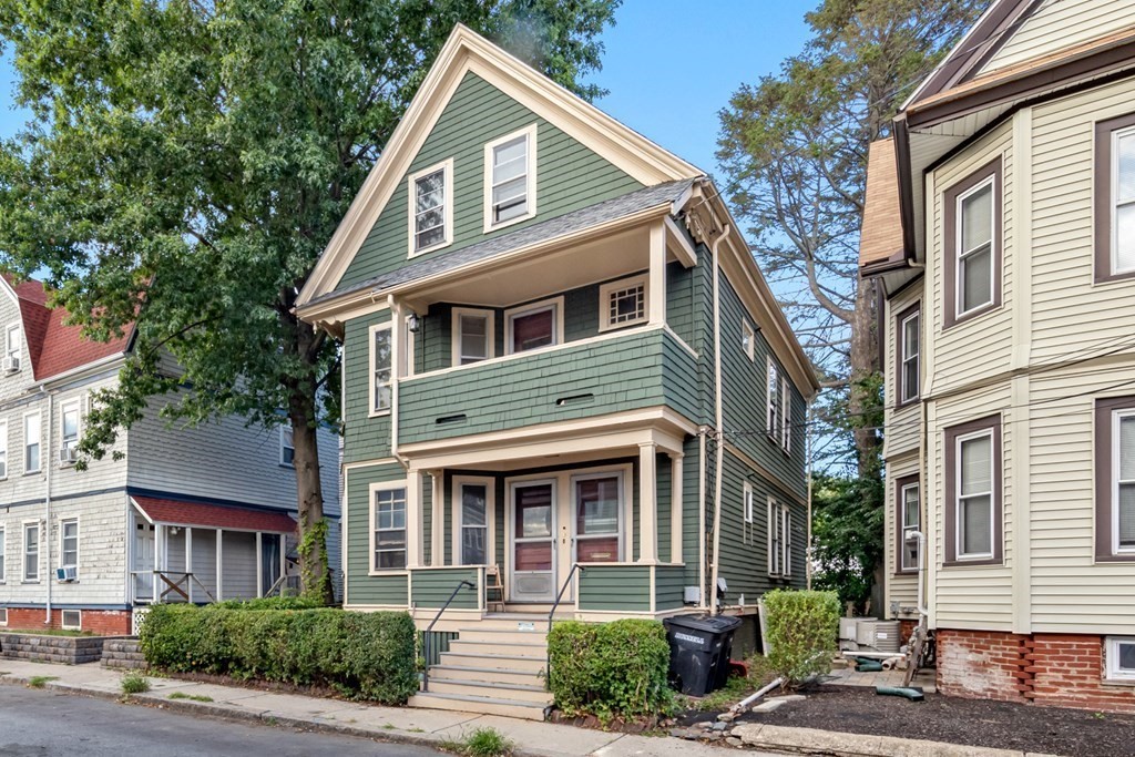 59 Hawthorne St, Davis Square