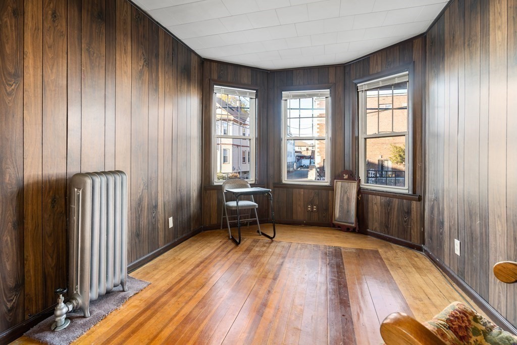 14 Windsor Rd, Medford