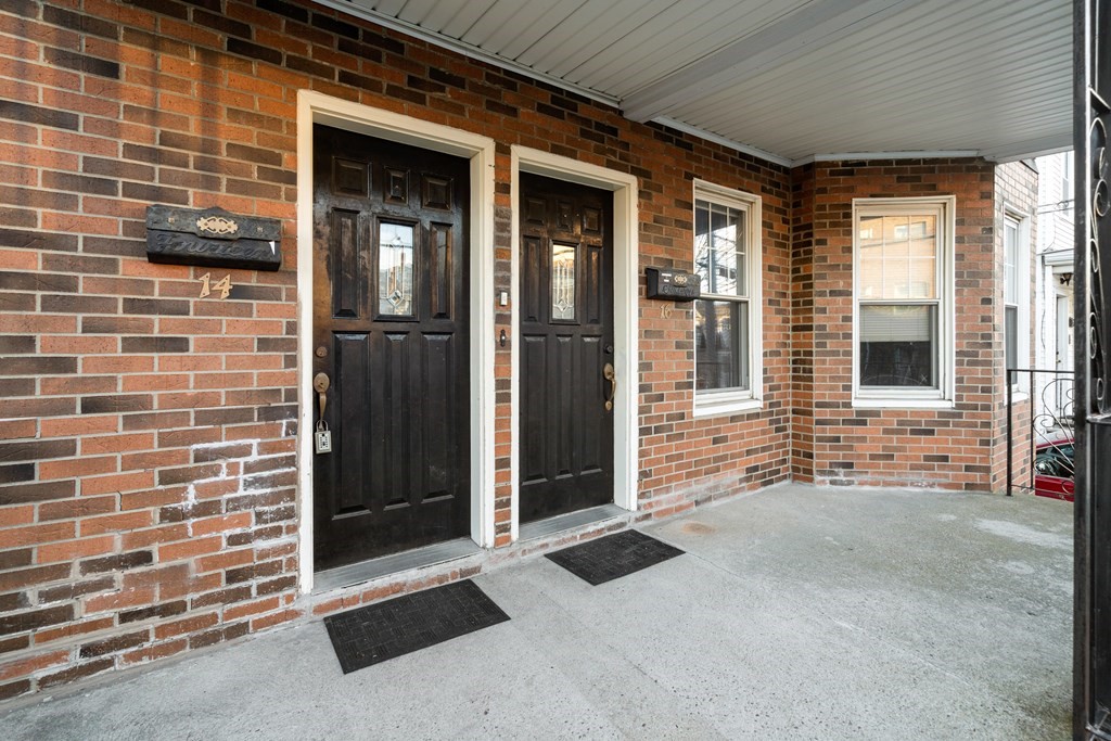 14 Windsor Rd, Medford